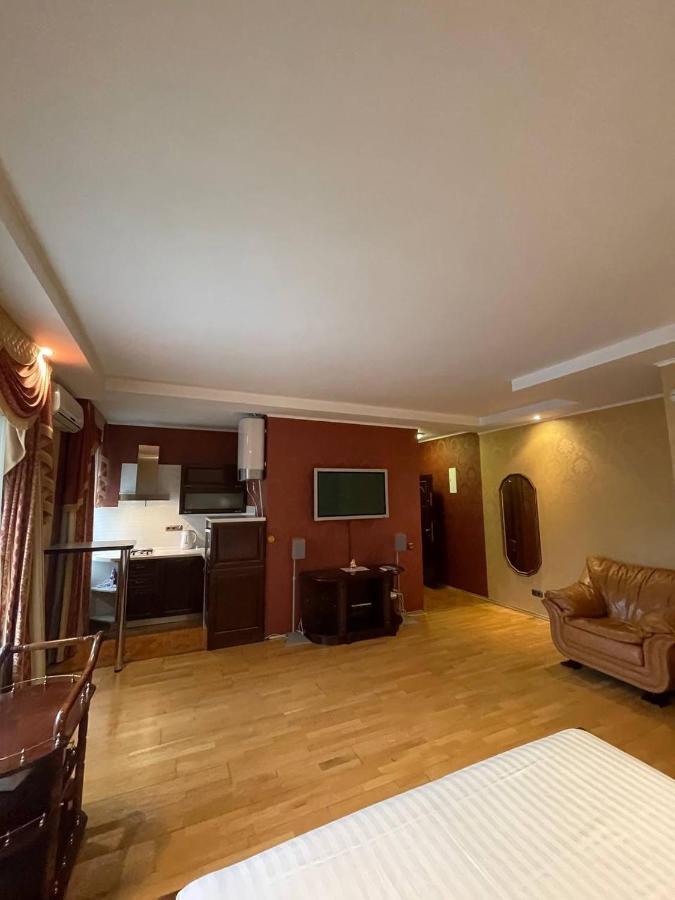 One Bedroom Kreschatik Str 4 Kiev Exteriör bild